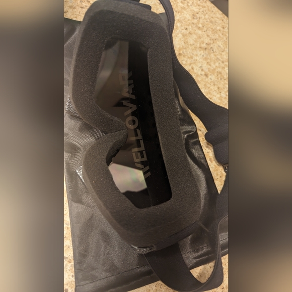 Goggles - Picture 3 of 3